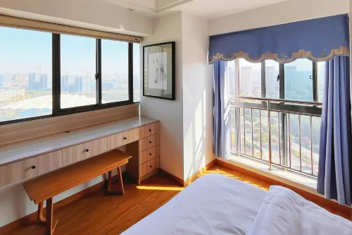 Tuwu Theme Apartment (Jiashan Railway Station Renmin Avenue)