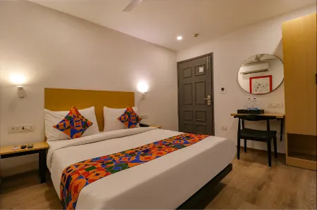 FabHotel Hargobind Enclave Отели рядом со станцией Anand Vihar