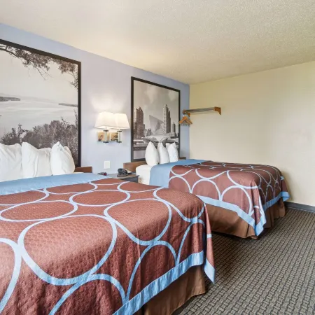 Super 8 by Wyndham Kenosha/Pleasant Prairie