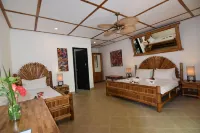 Dolphin House Resort Spa Diving