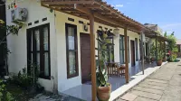 Rosella Cottages - Homestay - Yogyakarta Hotels in Gamping