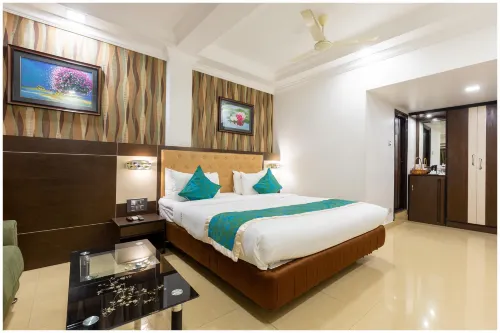 The Grand Krishna Luxury Hotel, Chikmagalur - Homestays