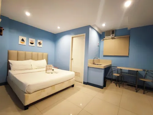 Glory Hotel Cubao - 2-Star