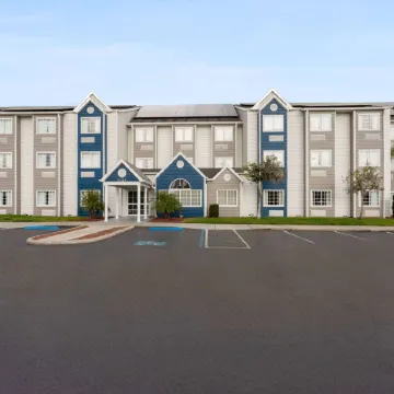Microtel Inn & Suites by Wyndham Zephyrhills