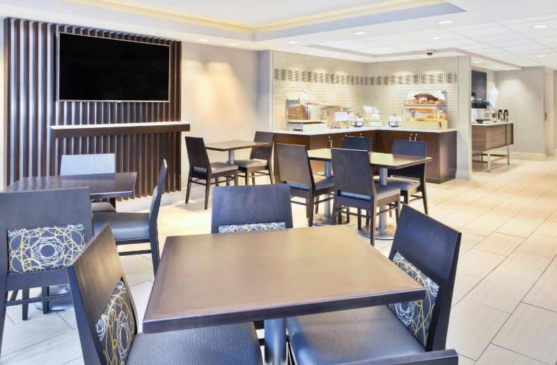 Holiday Inn Express Boston-Waltham by IHG photo 3