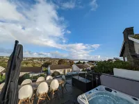 Am Byth - Spectacular Sea Views and Hot Tub