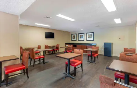 Extended Stay America Suites - Raleigh - RTP - 4919 Miami Blvd