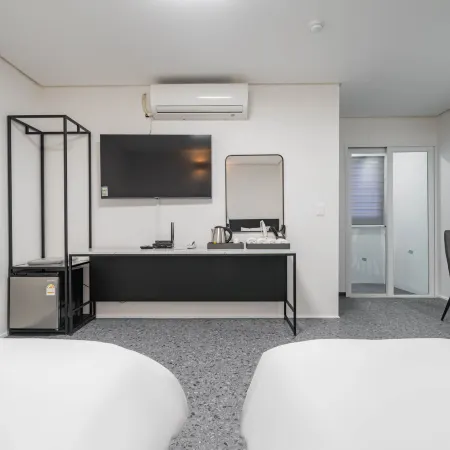 Mungyeong Hotel W