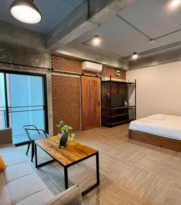 ห้องดีลักซ์ เตียงใหญ่ 1 เตียง