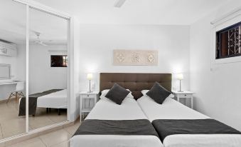 Paloma Beach Apartments