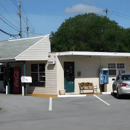 Glades Motel - Naples