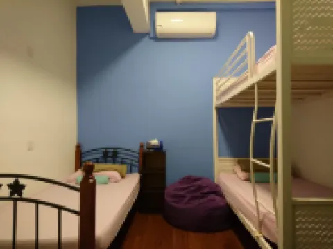Moon Eleven Hostel Near KLIA & KLIA2