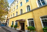 Hotel Carlton Munich Hotels near Odeonsplatz Metro Station