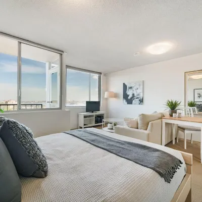Bright and Sunny Studio Apartment Hotels near Melwood by Greenspan™️ at Neutral Bay