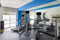 Holiday Inn Express & Suites SPRING HILL by IHG - Gym