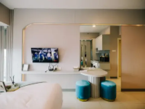 Avira at Anderson Pakuwon Mall Hotels in Wiyung