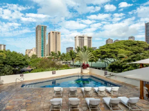 Luana Waikiki Hotel & Suites Hotels near Daniel K Inouye Intl. Airport