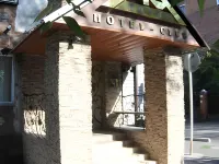 Aurooms Hotels near Abdul Rahmon Mosque