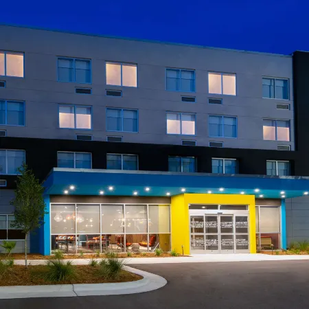 Tru by Hilton Wilmington