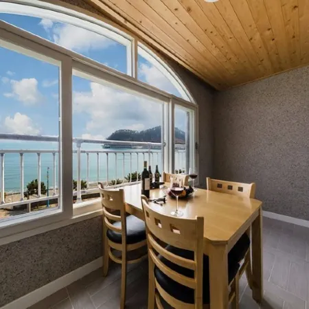 Geojedo Beach Mongdol House Pension