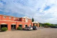 Best Western les Portes de Provence فنادق في Le Thoronet