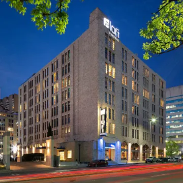 Aloft Dallas Downtown Отели рядом с достопримечательностью «Кей Бейли Хатчисон Конвеншен Сентер Даллас»