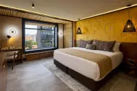 Golden Valley Hotel