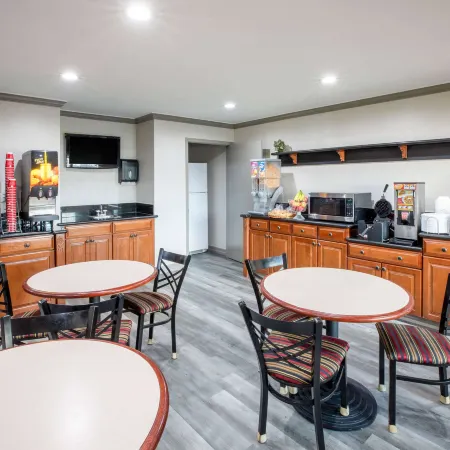 Days Inn by Wyndham Baytown Garth Road I10 East