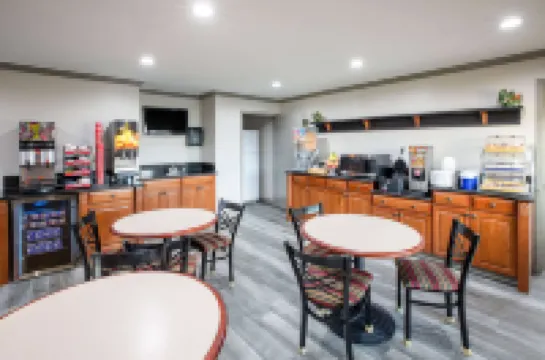 Days Inn by Wyndham Baytown Garth Road I10 East Hoteles en Condado de Harris