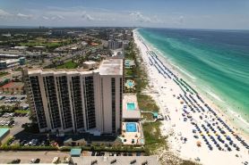 The Scallop by Brightwild-Beachfront Condo