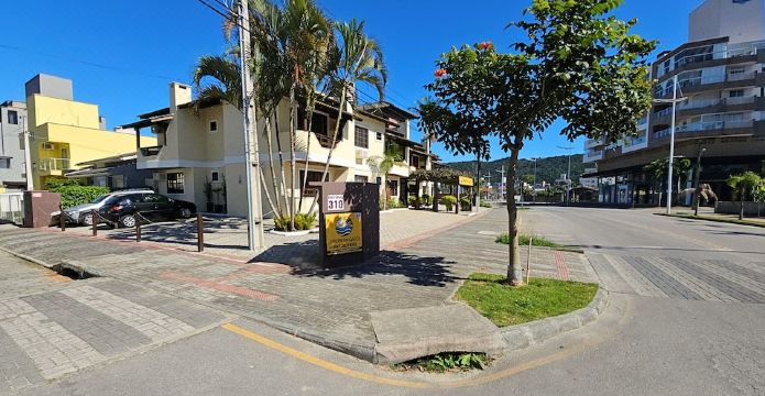 Jardim Das Gales BombinhasHotel Overview