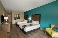 La Quinta Inn & Suites by Wyndham West Memphis - Bãi đậu xe