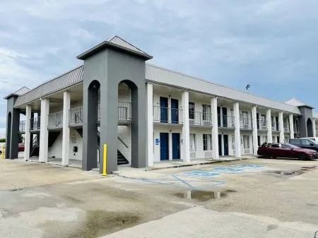 Super 8 by Wyndham New Iberia