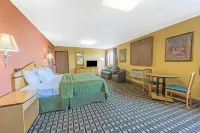 Quality Inn & Suites Louisville East Hotels in Hurstbourne