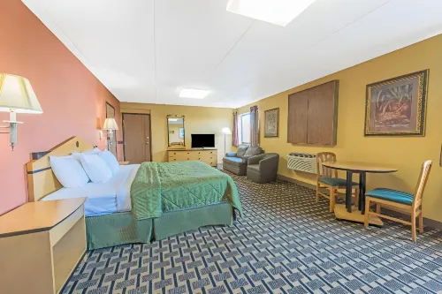 Quality Inn & Suites Louisville East Các khách sạn ở Hurstbourne