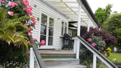 Magpie Cottage - Homestay B&B Các khách sạn ở Taumarunui
