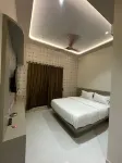 JP Garden & Lawn Hotel dekat Rangaon Beach