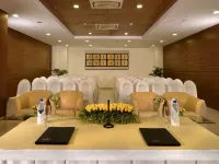 Majestic Court Sarovar Portico