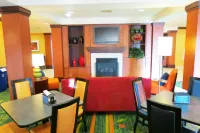 Fairfield Inn & Suites Mount Vernon Rend Lake - breakfast