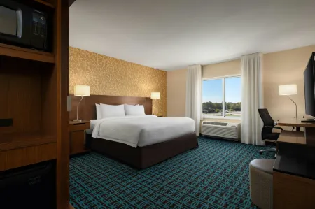 Fairfield Inn & Suites London