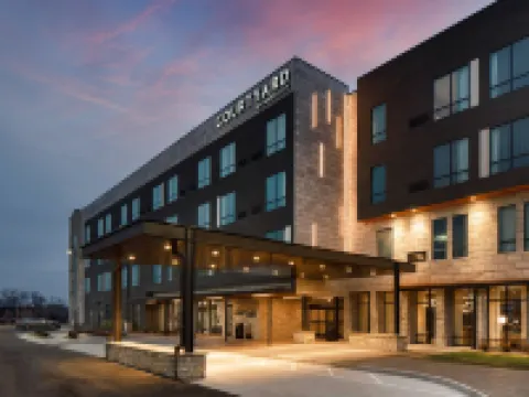 Courtyard Jefferson City Hotels in Cole County