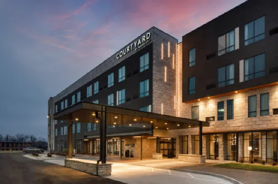 Courtyard Jefferson City