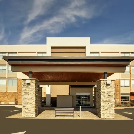 Holiday Inn Express & Suites WAPAKONETA by IHG