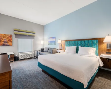 Hampton Inn Front Royal Hotels in Warren County