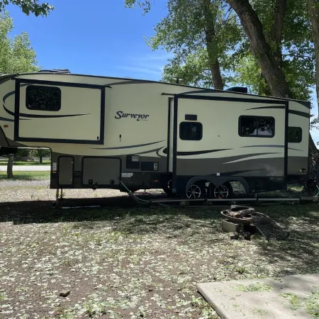 Fifth wheel rental old west area near philmont