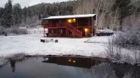 Secluded Cabin, Private Pond, Walk to Restaurants, 2 Separate Sleeping Units - 3-Star