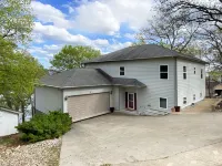 Lakefront Retreat Minutes from the Strip – Stunning Views & Family-Friendly Fun!