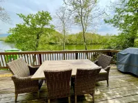 Waterfront, Luxury Panoramic View, Fast Wi-Fi, Private River Access Steps Away!
