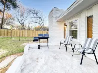 5mins to Kyle Field, 5BR w Private Backyard & Pool