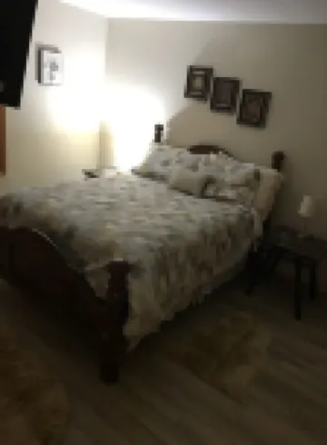 Cozy Toots’s Country Home 3 bedroom 2 bath home centrally located!<br>